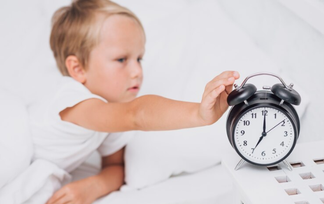 What to Do When Your Baby or Toddler Wakes Too Early?