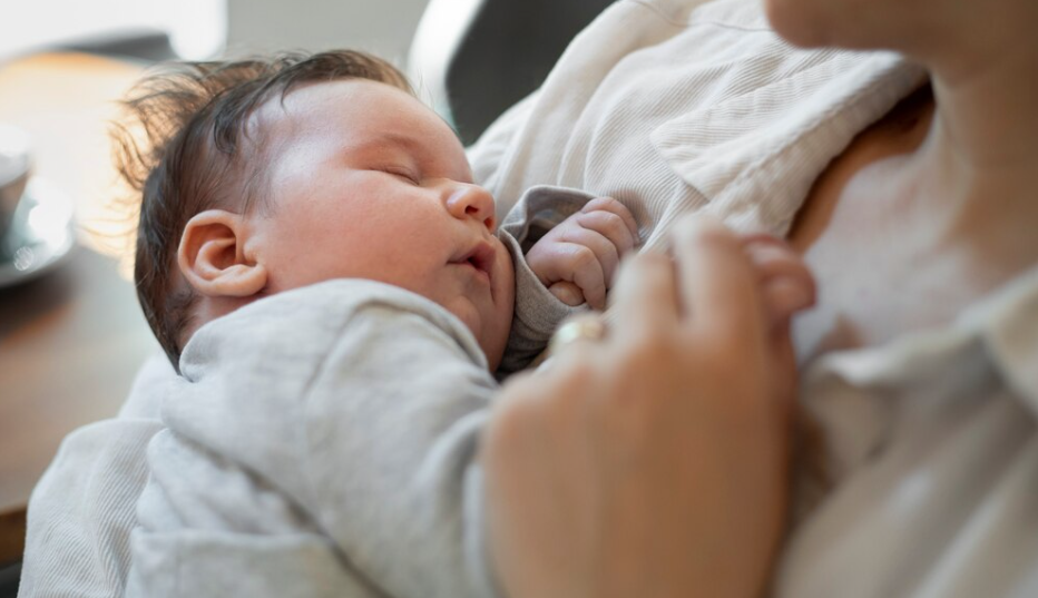 Expert Opinions & Research on Baby Sleep Practices